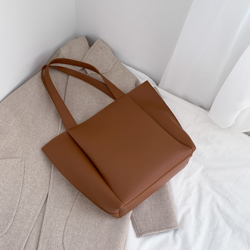 Tote Bag Faux Leather Tapered with Magnetic Closure and Pocket