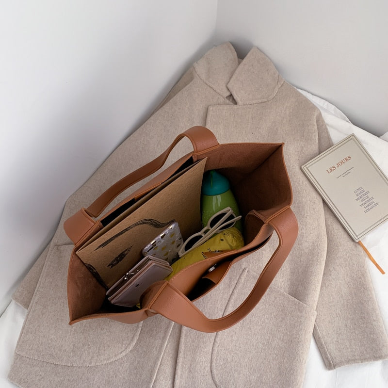 Tote Bag Faux Leather Tapered with Magnetic Closure and Pocket
