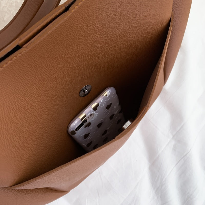 Tote Bag Faux Leather Tapered with Magnetic Closure and Pocket