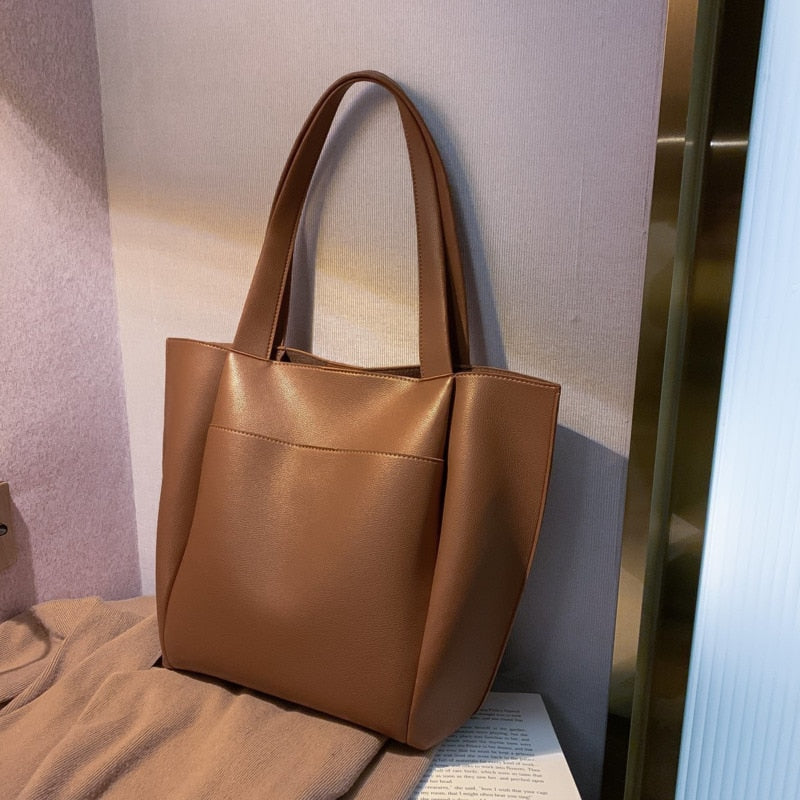 Tote Bag Faux Leather Tapered with Magnetic Closure and Pocket