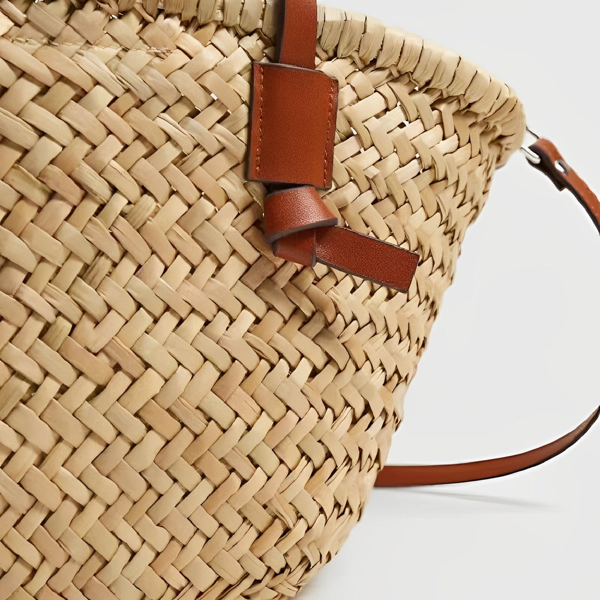 Tote Bag Straw with Faux Leather Finishes and Removable Strap