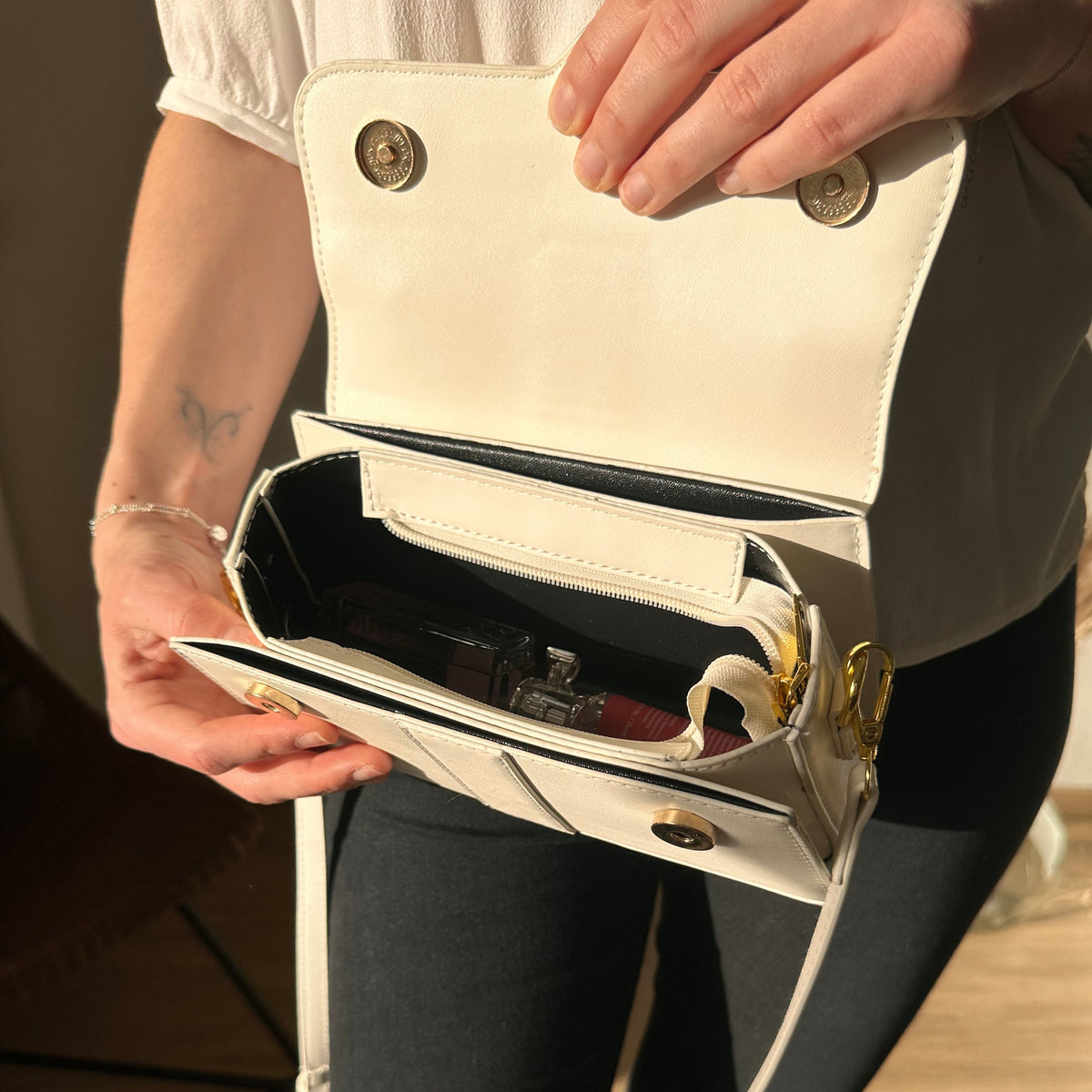 Top Handle Bag Faux Leather with Metal Clasp and Strap