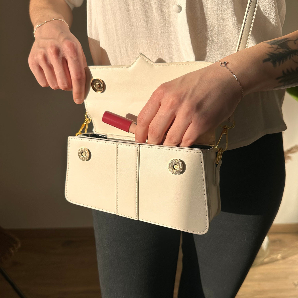 Top Handle Bag Faux Leather with Metal Clasp and Strap