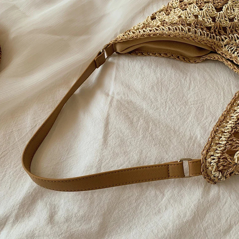 Tote Bag Straw with Faux Leather Details and Magnetic Snap