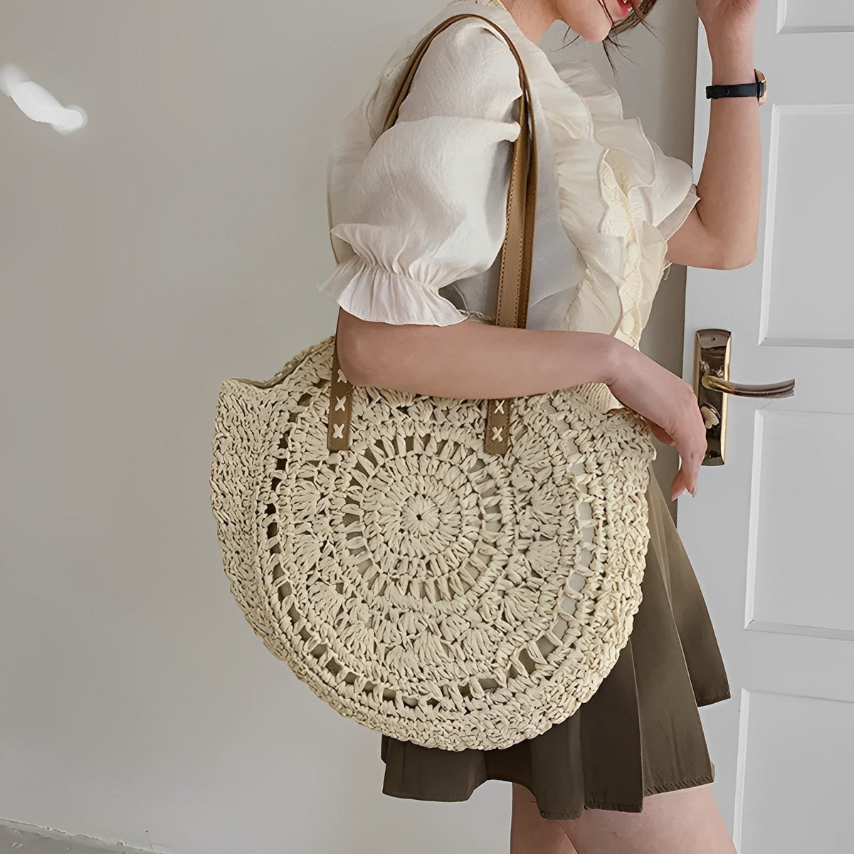 Tote Bag Straw with Faux Leather Finishes and Zip Closure