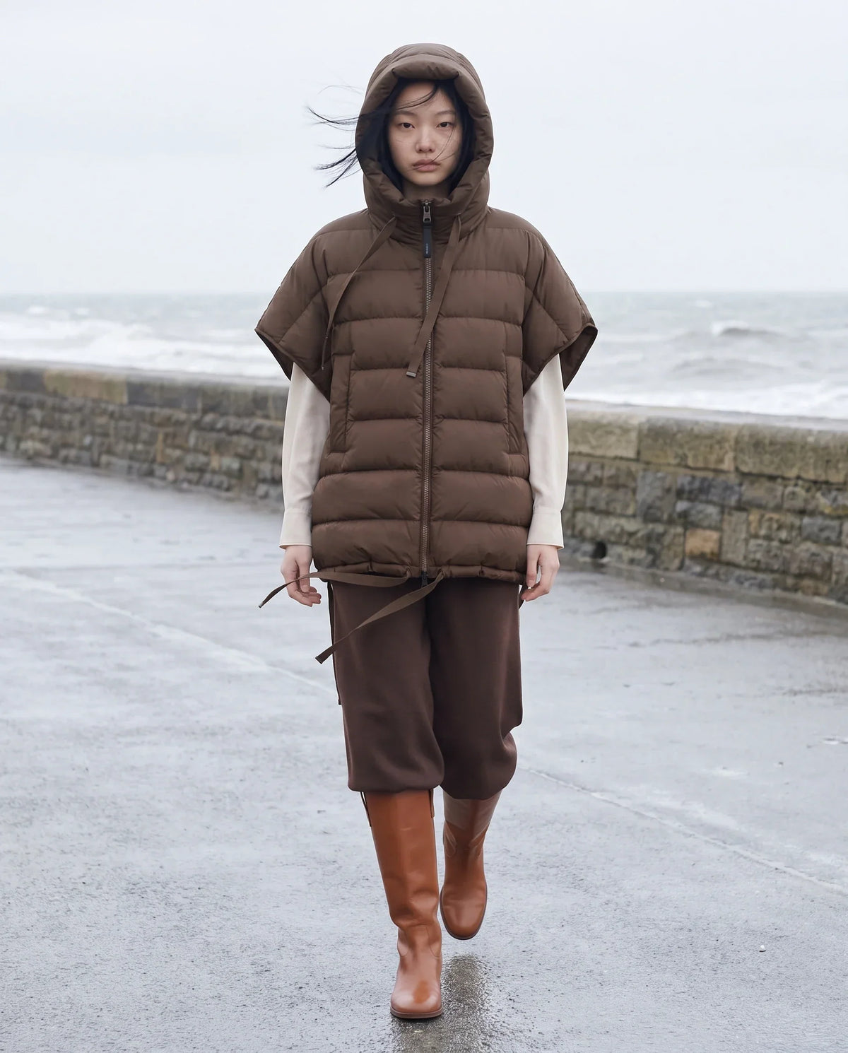 Sleeveless Puffer Cape Gilet with Hood