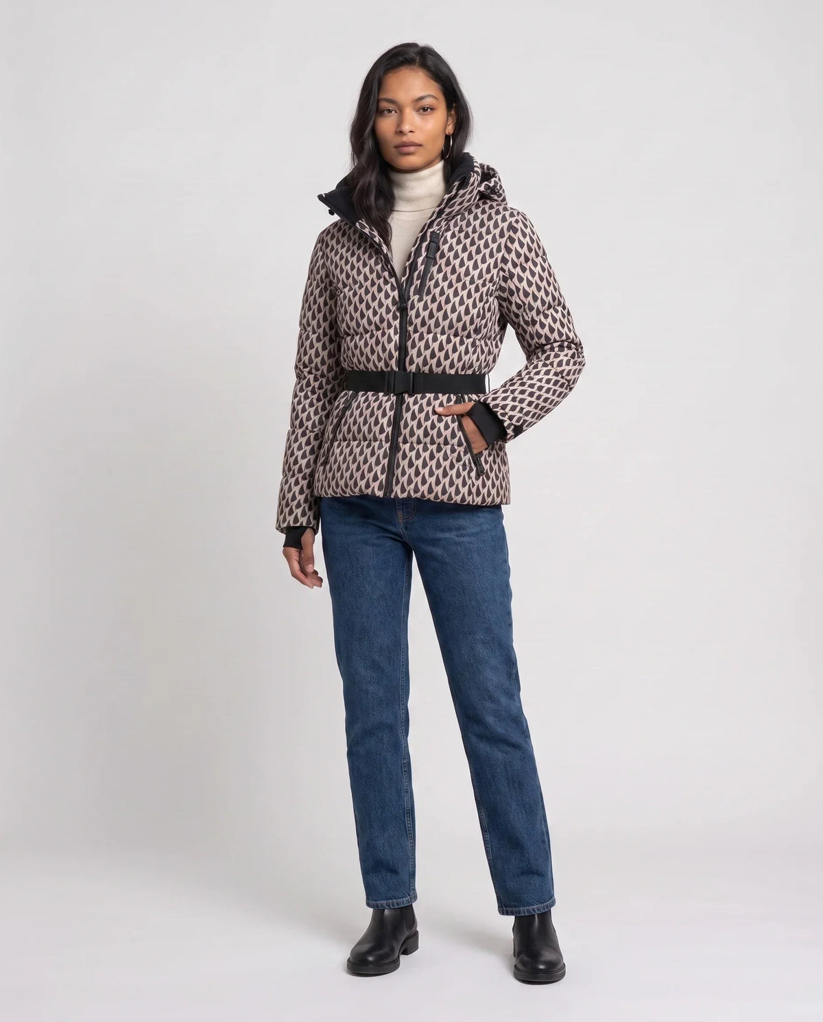 Fitted Hooded Puffer Jacket with Belt