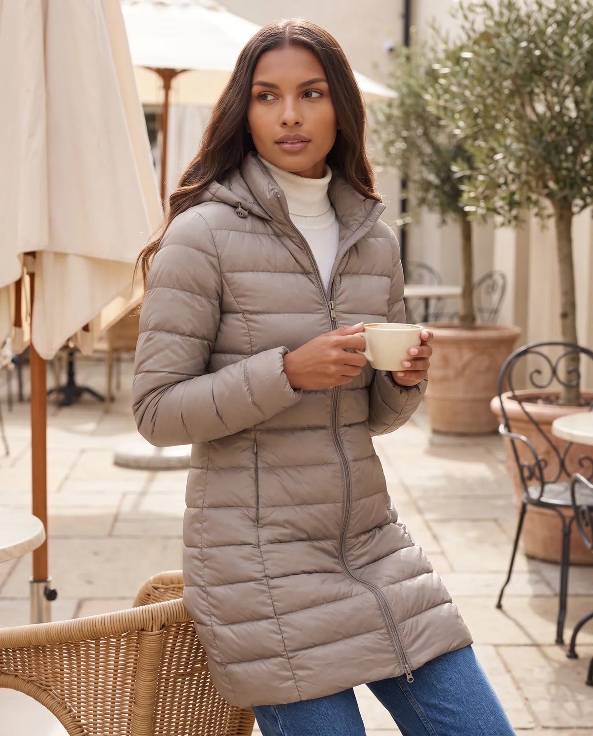 Lightweight Fitted Puffer Jacket with Detachable Hood