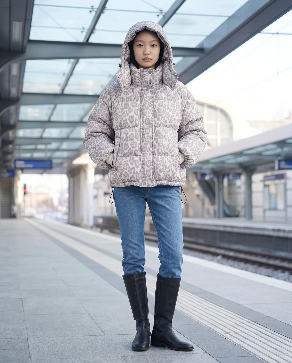 Short Oversized Leopard Puffer Jacket with Detachable Hood
