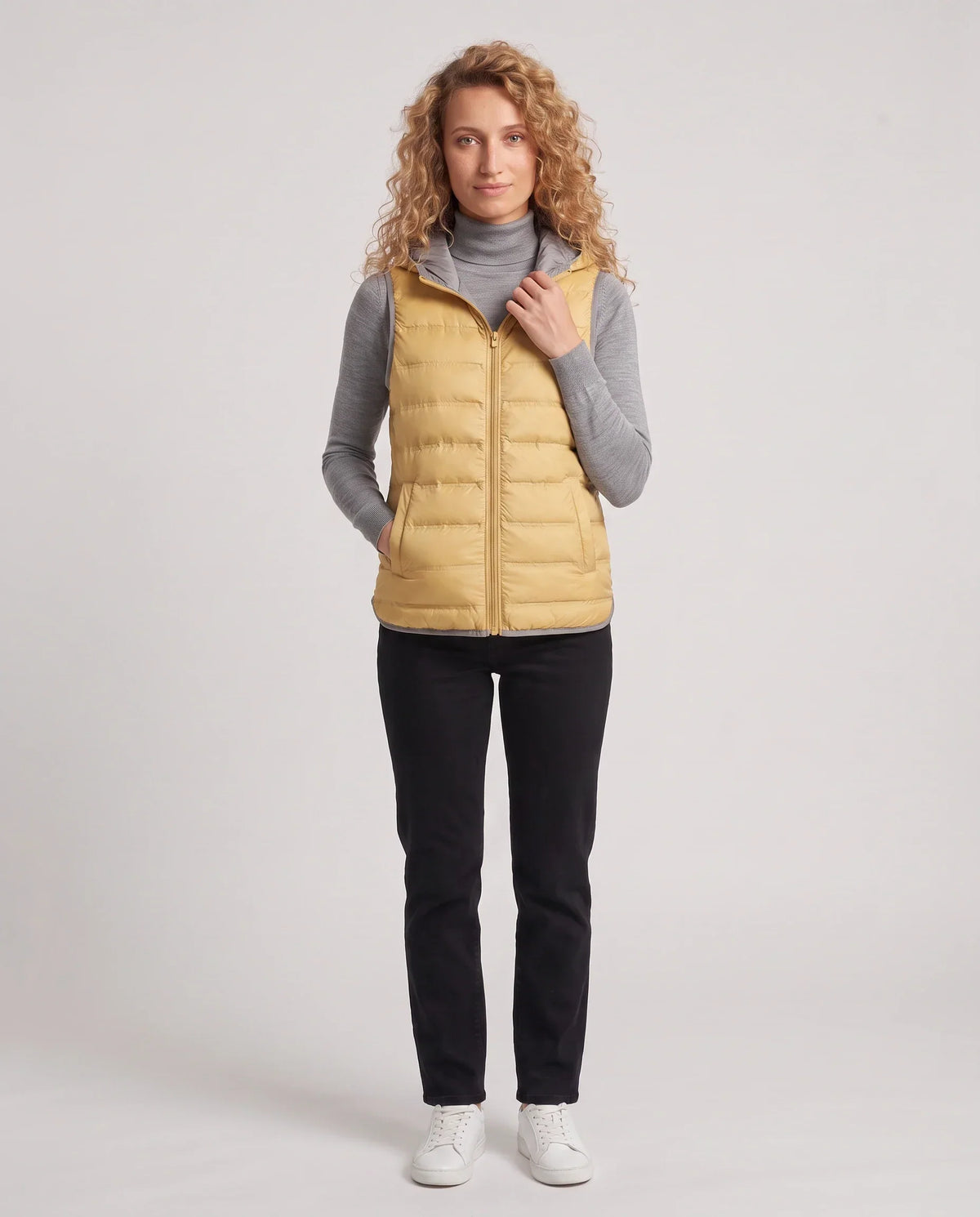 Lightweight Puffer Gilet with Contrast Lining