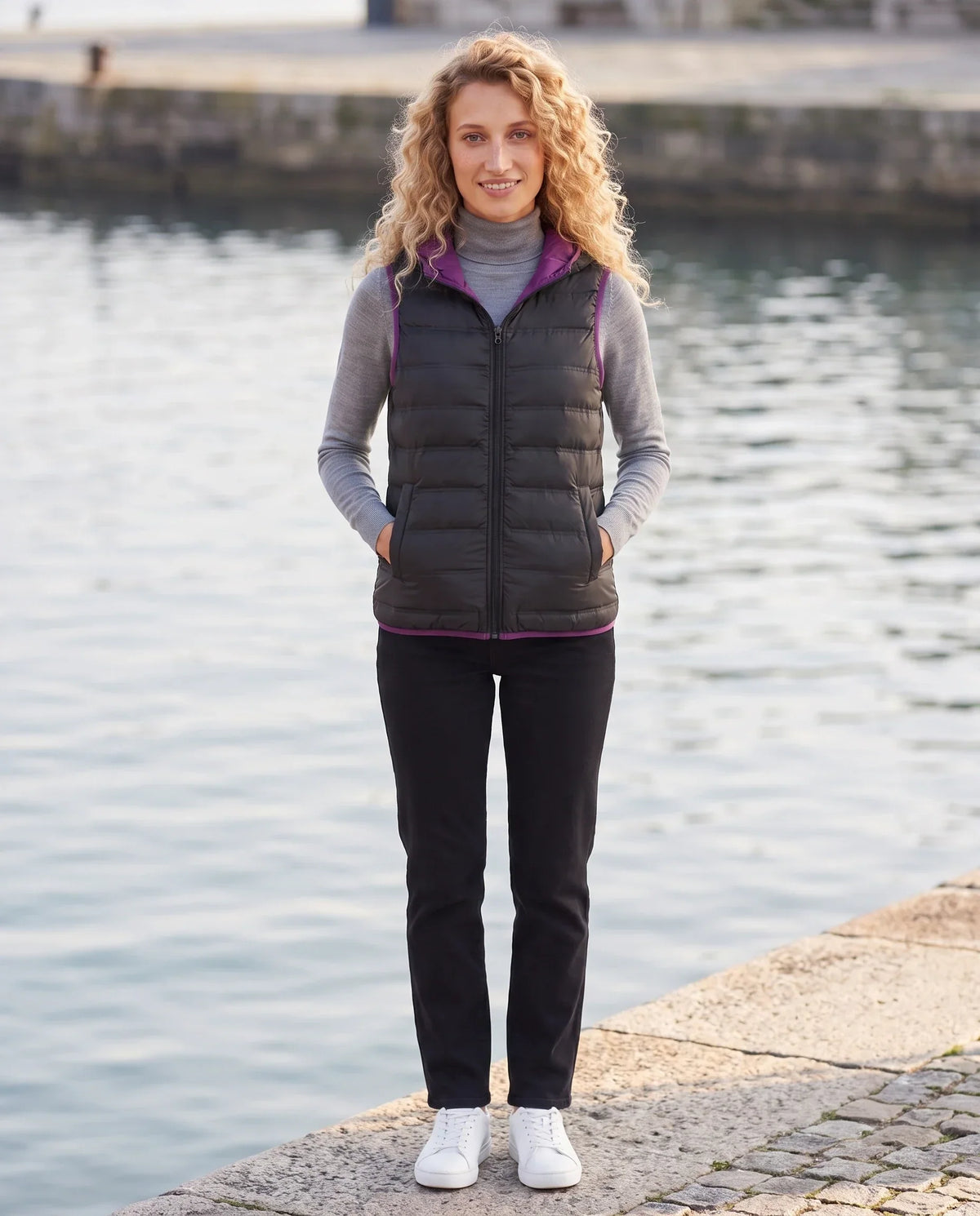 Lightweight Puffer Gilet with Contrast Lining