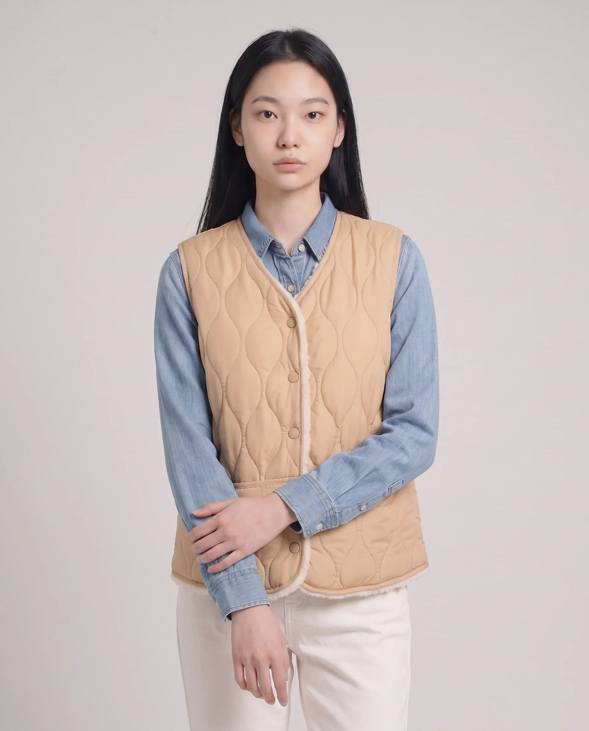 Sherpa-Lined Quilted Gilet with V-Neck