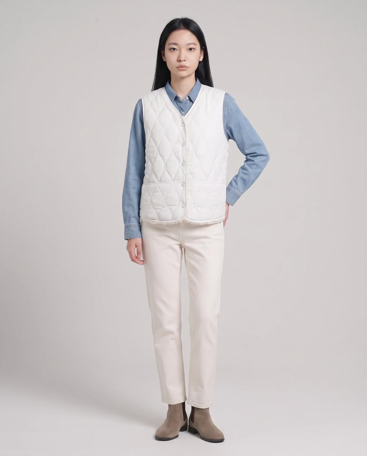 Sherpa-Lined Quilted Gilet with V-Neck