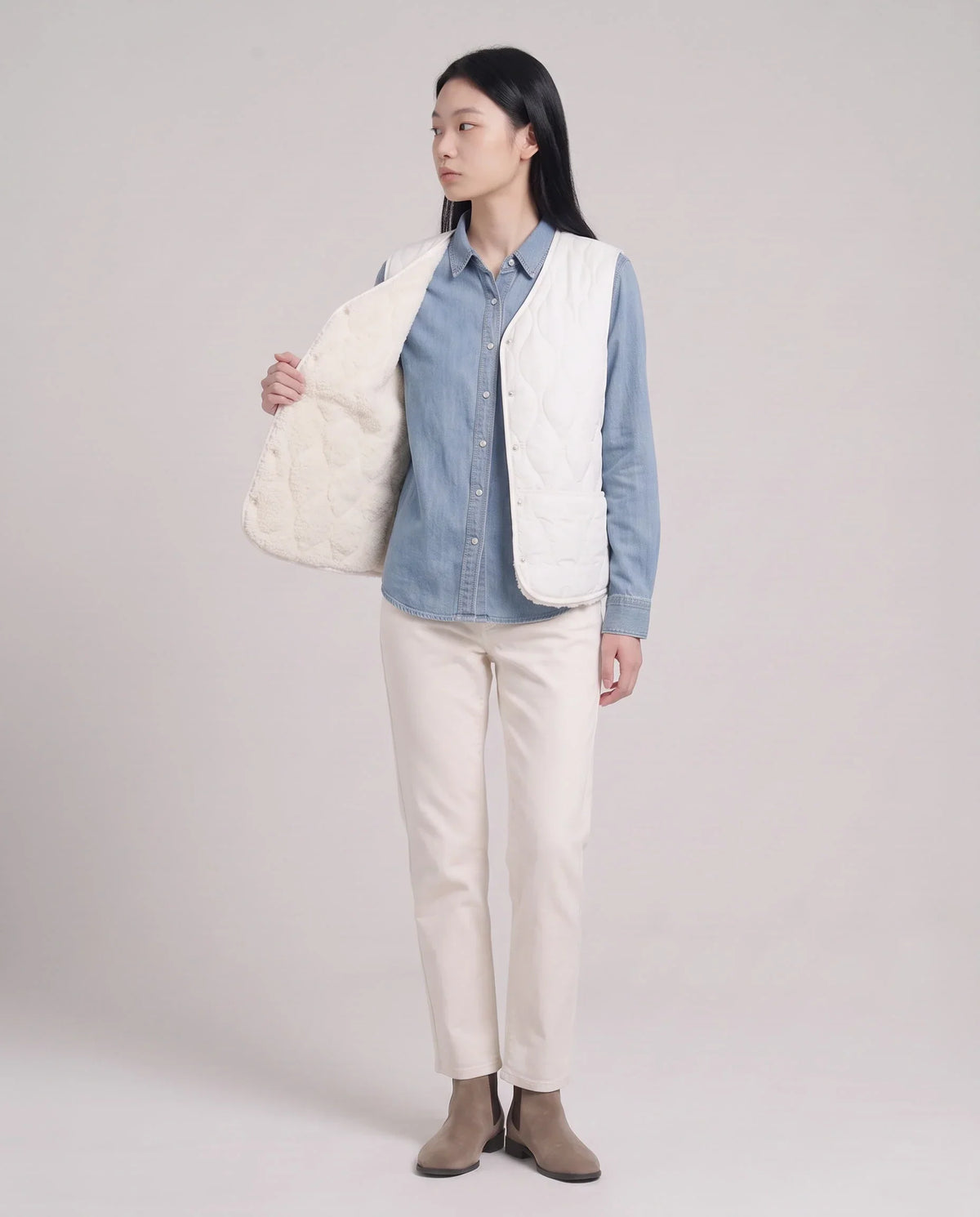 Sherpa-Lined Quilted Gilet with V-Neck
