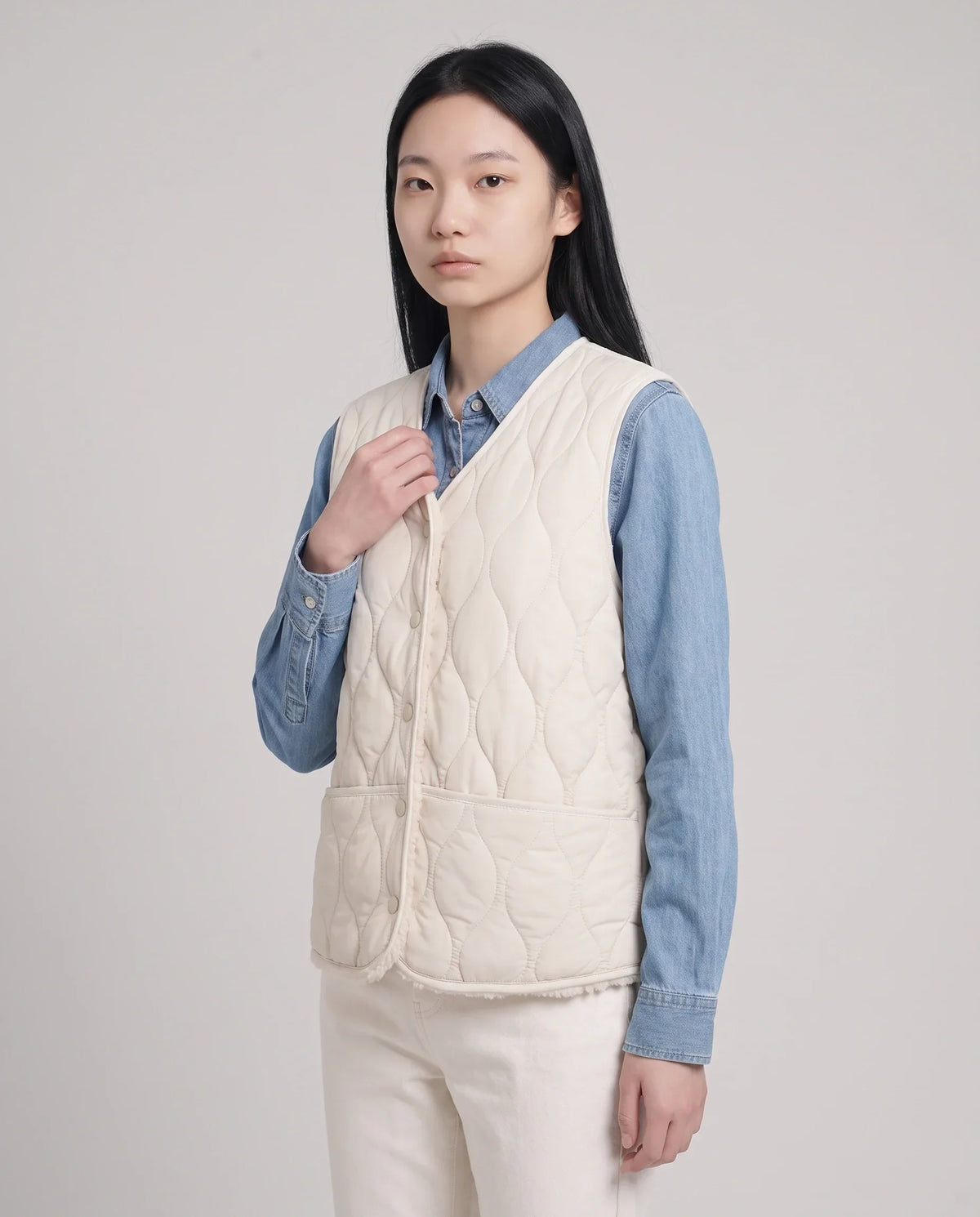 Sherpa-Lined Quilted Gilet with V-Neck