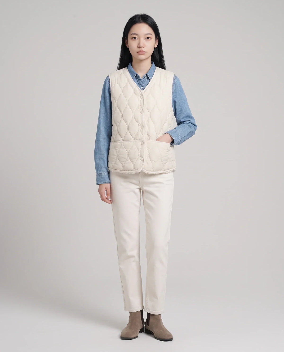 Sherpa-Lined Quilted Gilet with V-Neck