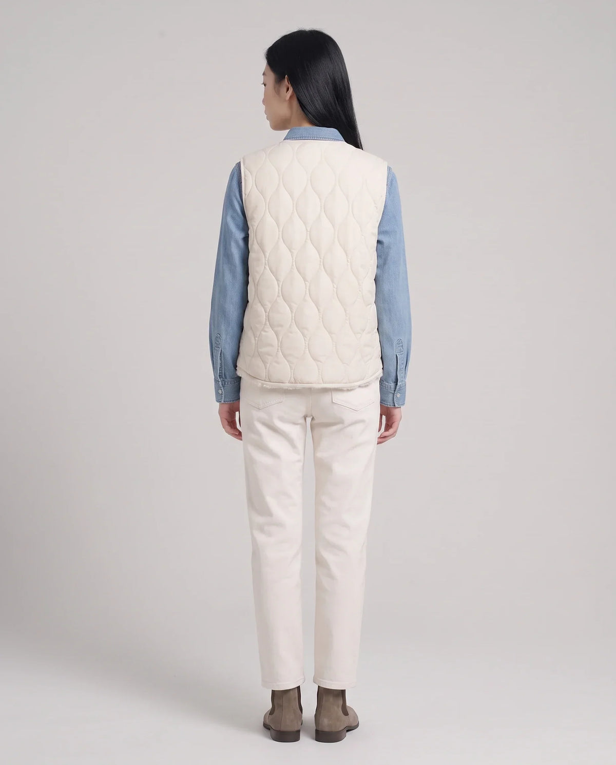 Sherpa-Lined Quilted Gilet with V-Neck