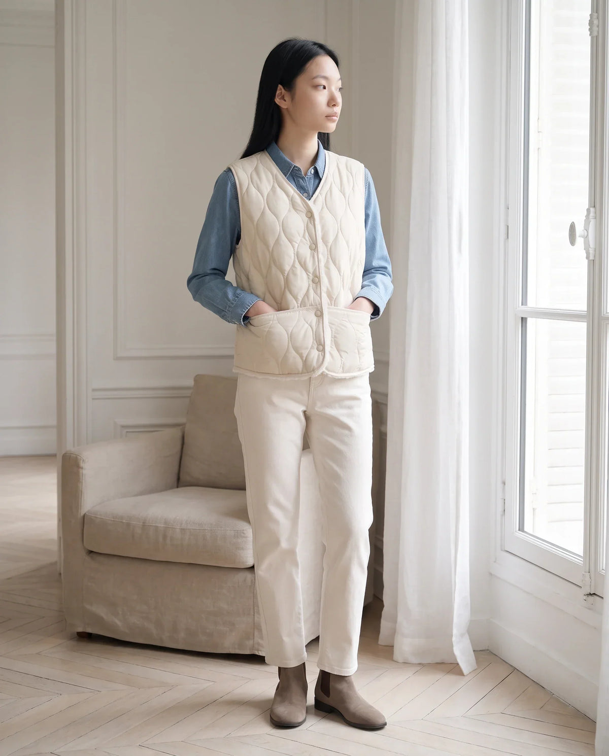 Sherpa-Lined Quilted Gilet with V-Neck
