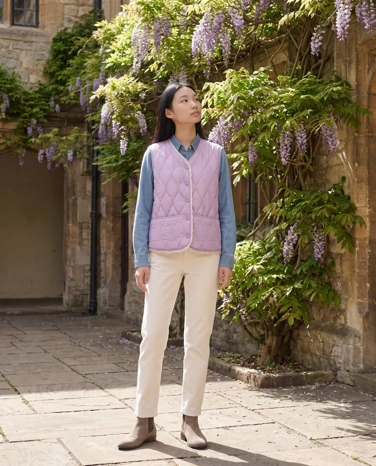 Sherpa-Lined Quilted Gilet with V-Neck