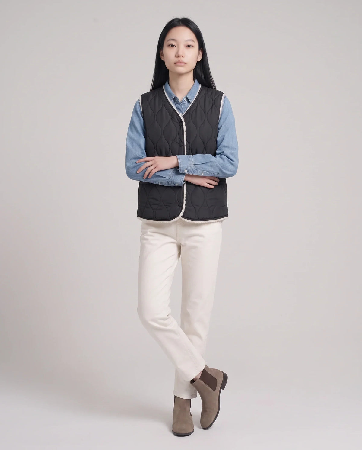 Sherpa-Lined Quilted Gilet with V-Neck
