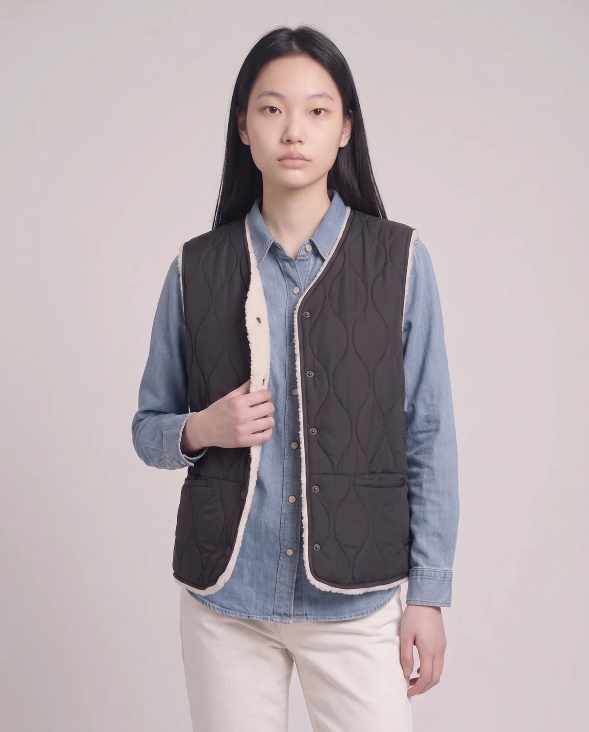 Sherpa-Lined Quilted Gilet with V-Neck