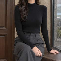 Fine Vertical Rib Close-Fitting Jumper