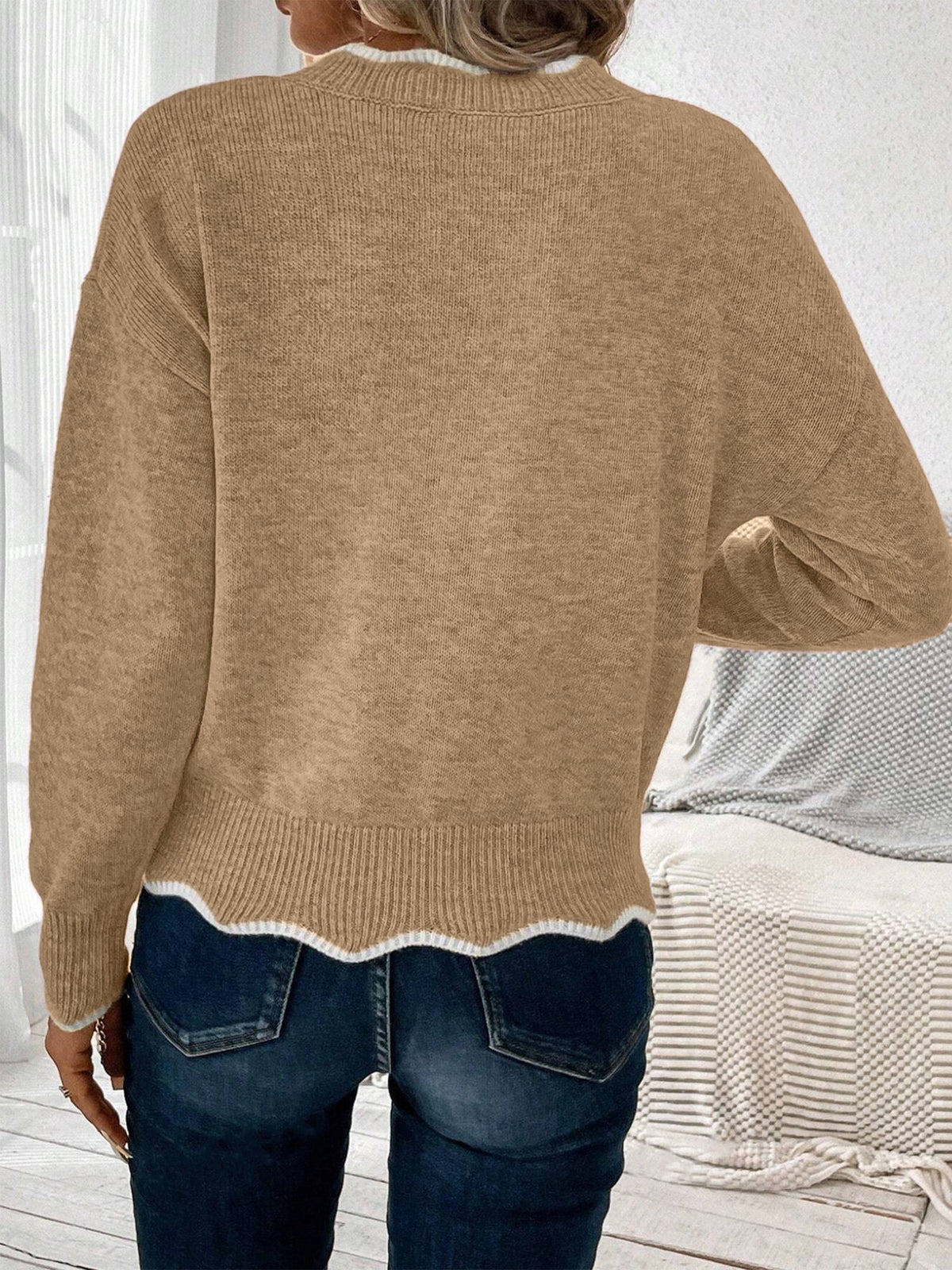 Scallop Trim V-Neck Jumper