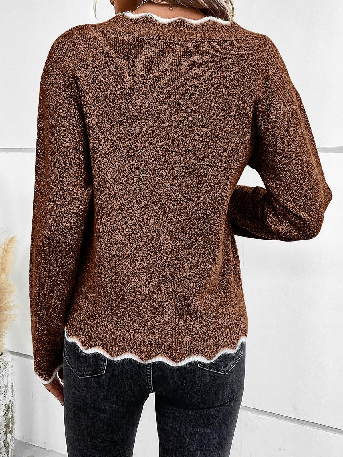 Scallop Trim V-Neck Jumper